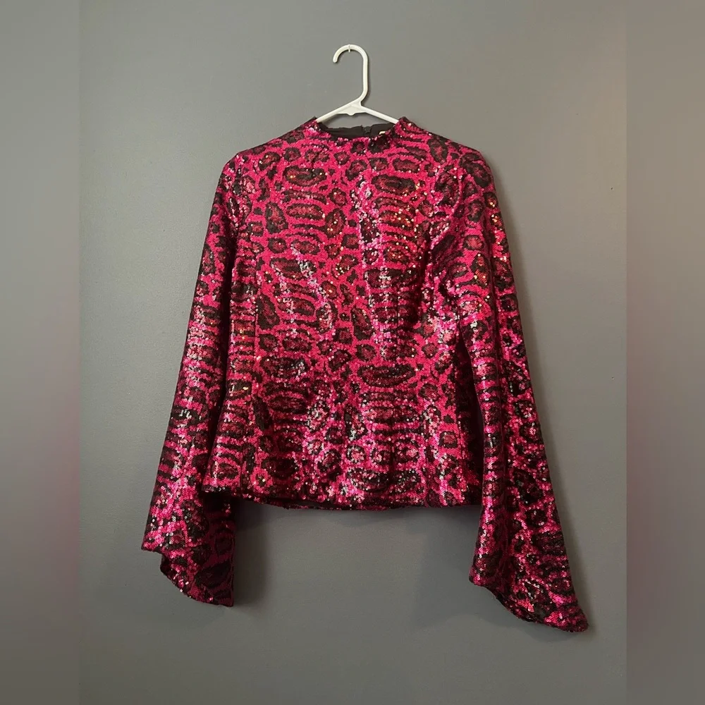 Top Shop Pink Leopard Sequin Bell Sleeve Top US 6 - Picture 7 of 7